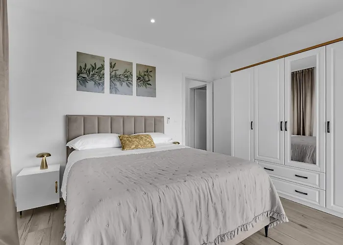 Solas Lux Makarska - * Veliko Brdo (Makarska)