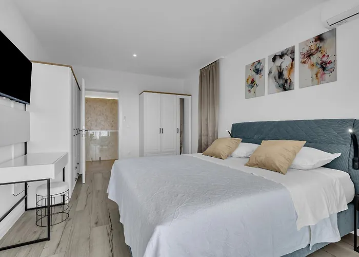 Solas Lux Makarska -